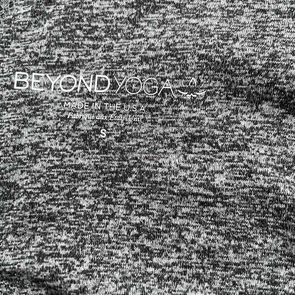 BEYOND YOGA Tank Top Dark Gray. Barre Logo on Front White Text. Open Back. Small - Picture 4 of 7